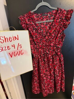 SHEIN Black & Red Floral Mini Dress with Ruffle Sleeves